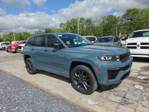 New 2026 Jeep Grand Cherokee Limited AWD/4WD image 18