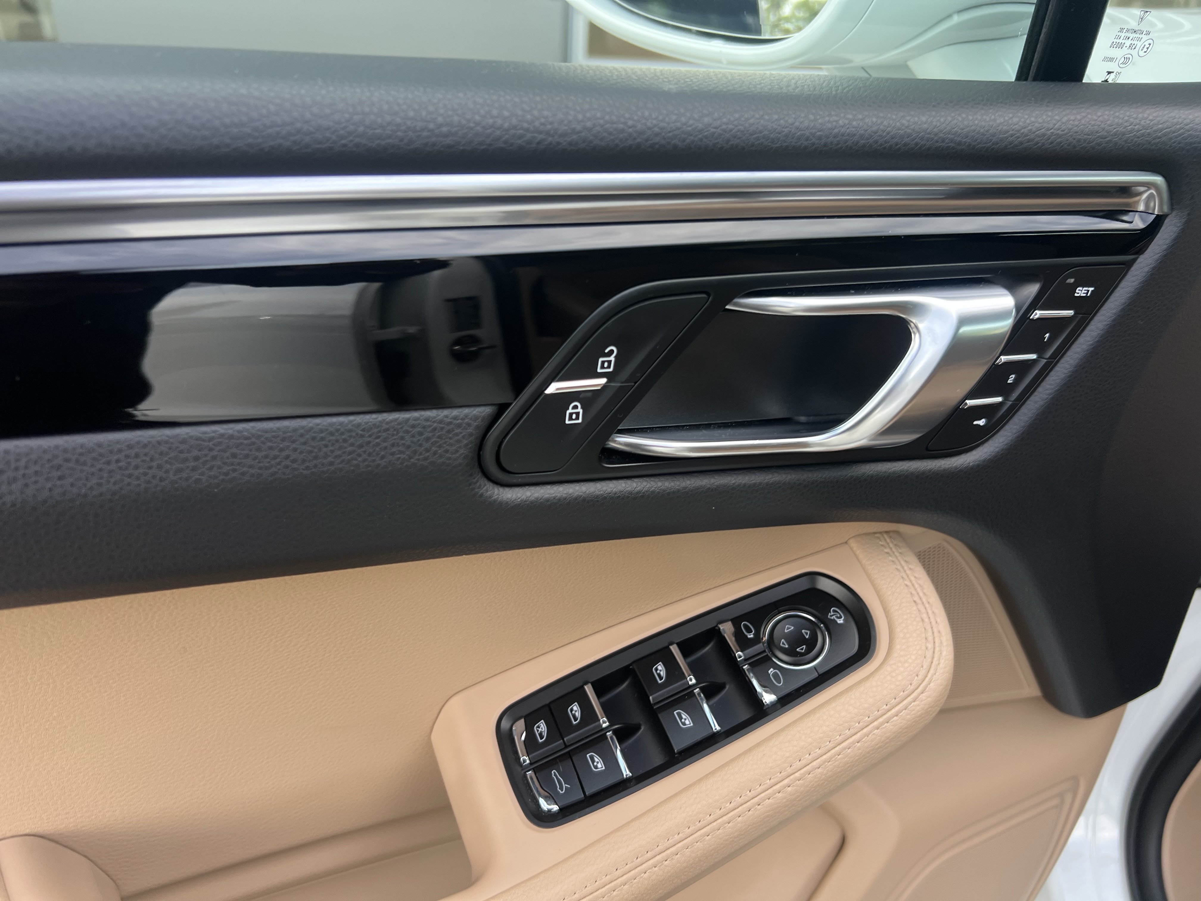 Used 2023 Porsche Macan AWD/4WD image 14