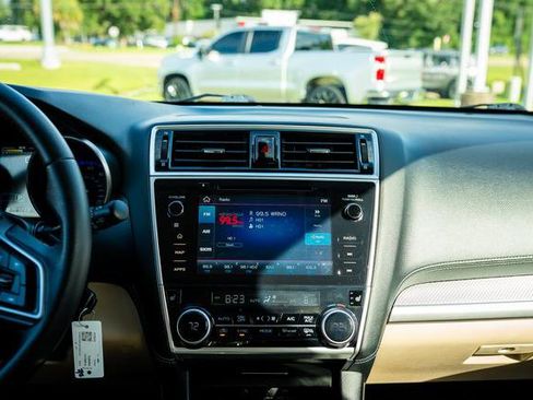 Used 2019 Subaru Outback 2.5i Premium AWD/4WD image 7