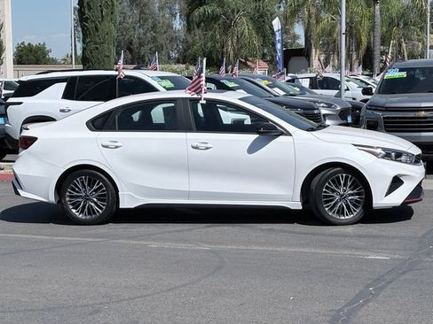 Used 2023 Kia Forte GT-Line w/ GT-Line Premium Package FWD image 4