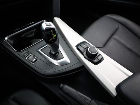 Used 2014 BMW 320i Sedan image 37