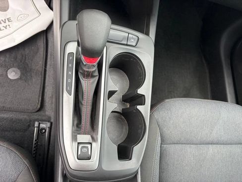 Used 2024 Chevrolet Trax RS FWD image 17