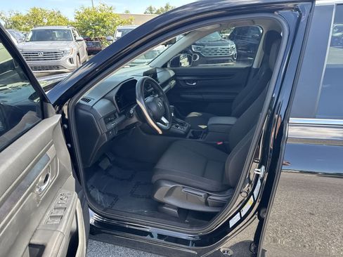 Used 2025 Honda CR-V LX image 10
