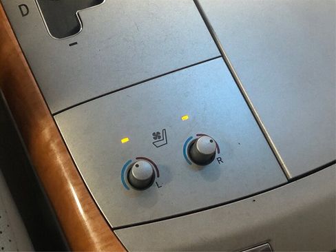 Used 2006 Toyota Avalon Limited image 22