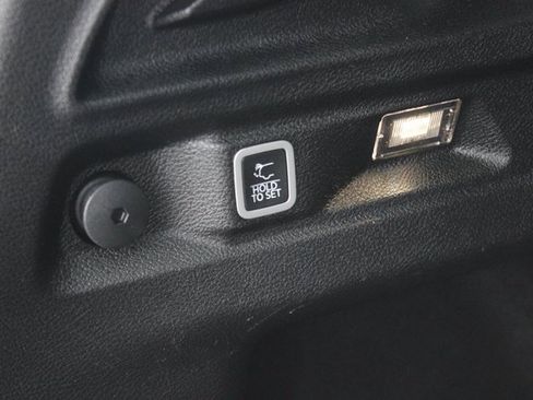 Used 2021 Jeep Grand Cherokee L Laredo image 27