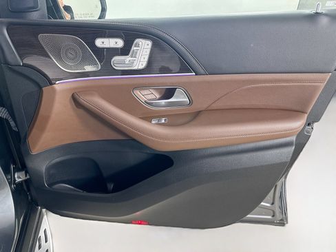 Used 2024 Mercedes-Benz GLS 450 4MATIC image 43