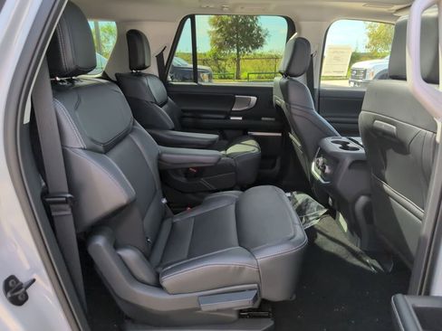 New 2025 Ford Expedition Max Platinum w/ Driver's Package image 16