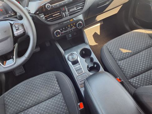 Certified 2023 Ford Escape Active AWD/4WD image 10