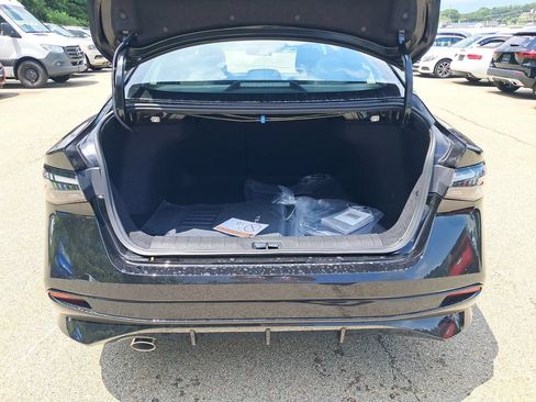 New 2026 Nissan Sentra SR w/ Floor Mat Package FWD image 24