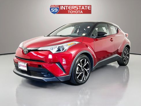 Used 2019 Toyota C-HR XLE FWD image 3