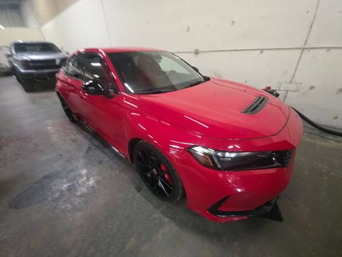 Used 2023 Honda Civic Type R image 2