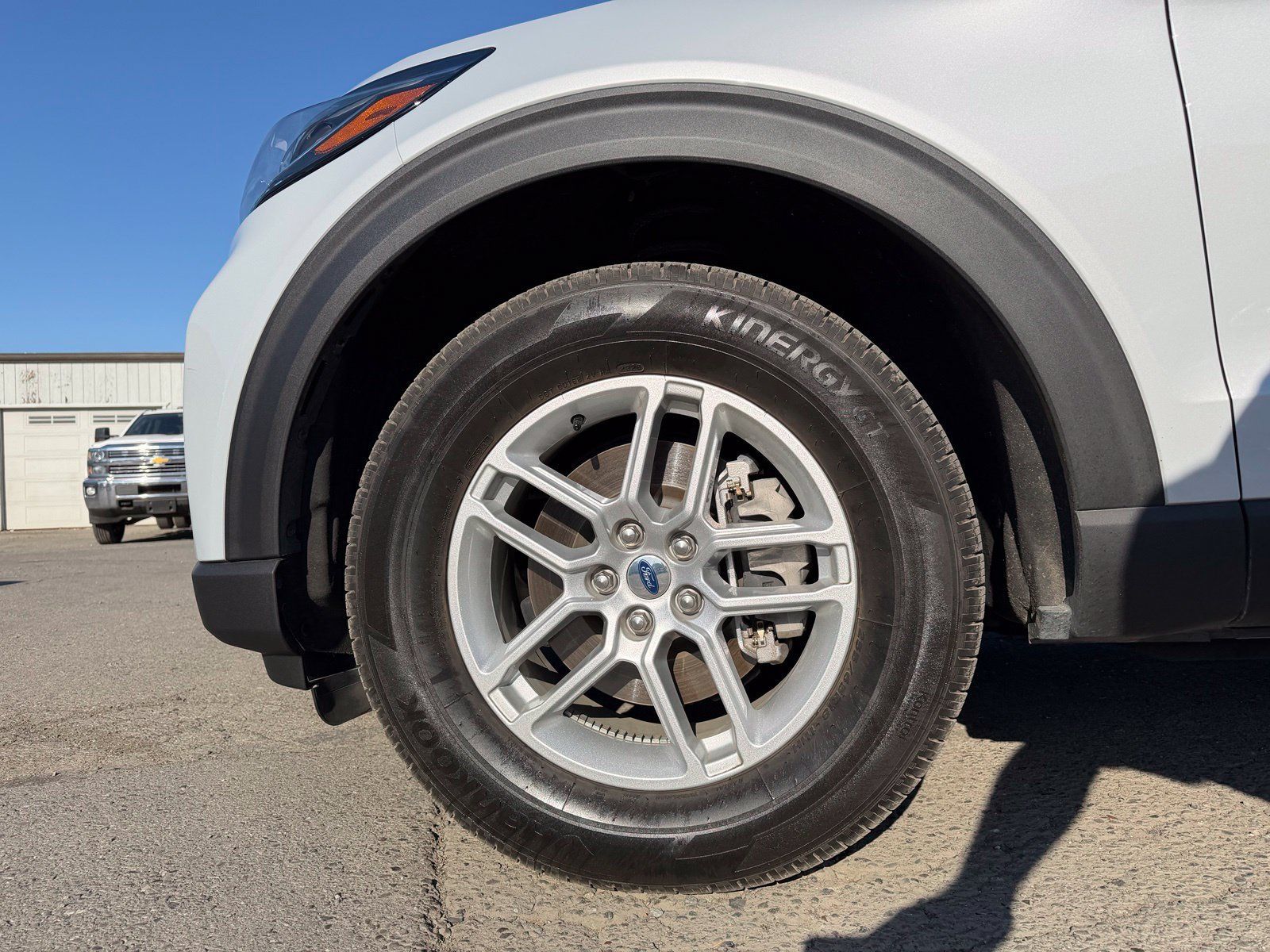 Used 2025 Ford Explorer Active AWD/4WD image 9