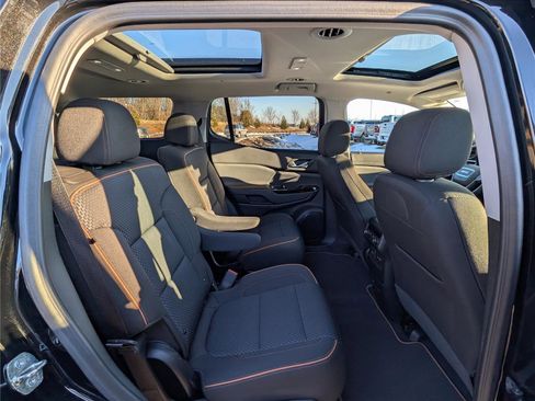 Used 2023 GMC Acadia AT4 image 12