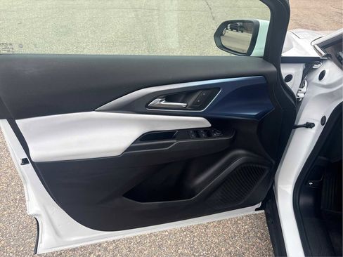 Used 2025 Chevrolet Equinox EV LT image 20