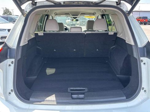 Used 2025 Nissan Rogue SV AWD/4WD image 6