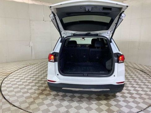 Used 2023 Chevrolet Equinox LT FWD image 34