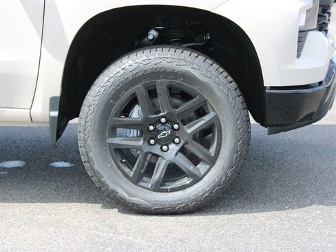 New 2026 Chevrolet Silverado 1500 Custom Trail Boss w/ LPO, Dark Essentials Package AWD/4WD image 12