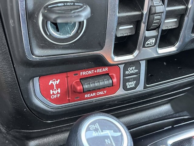 Used 2021 Jeep Wrangler Unlimited Rubicon AWD/4WD image 32