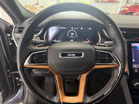 Used 2023 Jeep Grand Cherokee L Summit AWD/4WD image 19