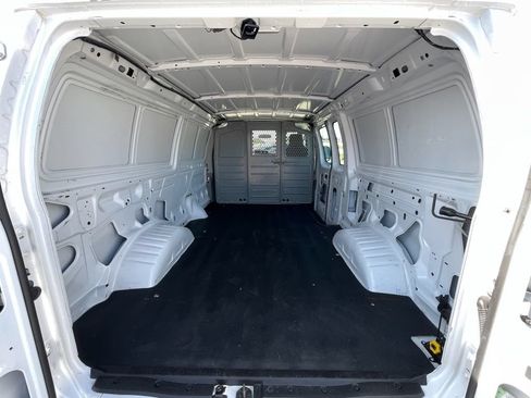 Used 2014 Ford E-150 and Econoline 150 RWD image 25