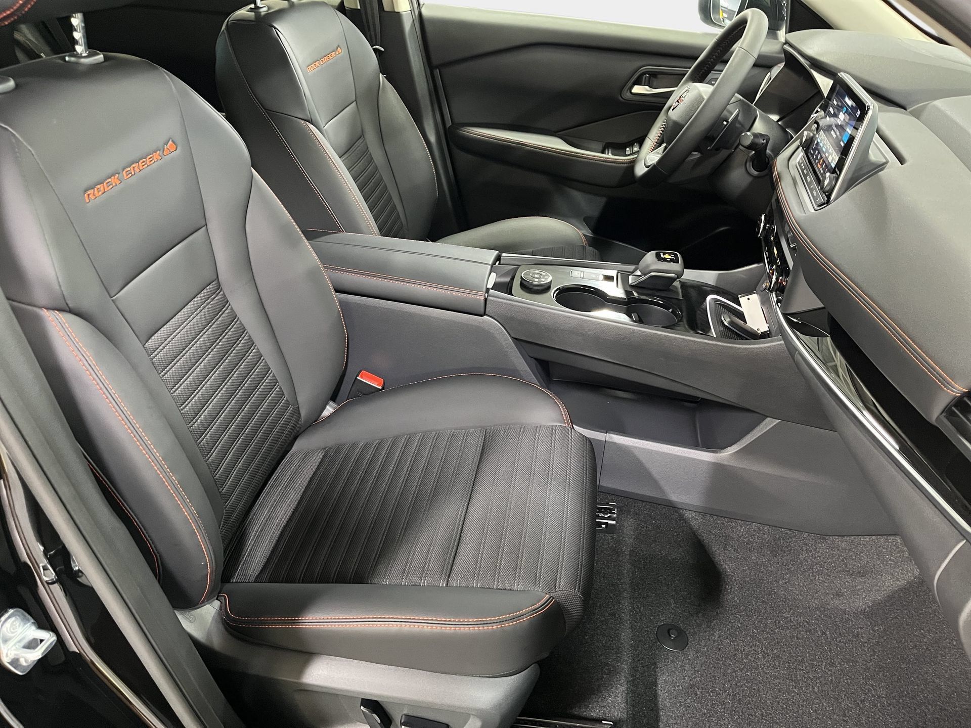 New 2026 Nissan Rogue SV w/ Rock Creek Premium Package AWD/4WD image 10