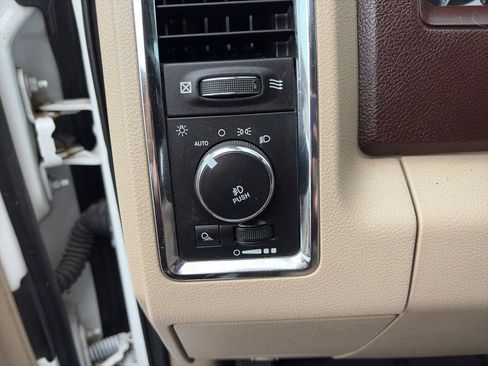 Used 2016 RAM 1500 Laramie w/ Convenience Group image 18