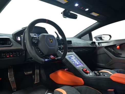 Used 2023 Lamborghini Huracan STO RWD image 17