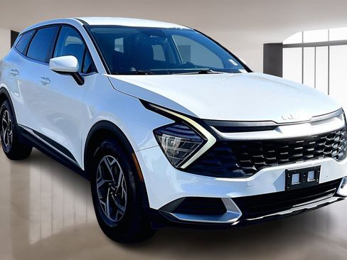 Used 2024 Kia Sportage LX image 1