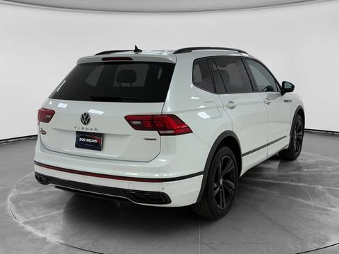 Used 2023 Volkswagen Tiguan SE R-Line AWD/4WD image 3