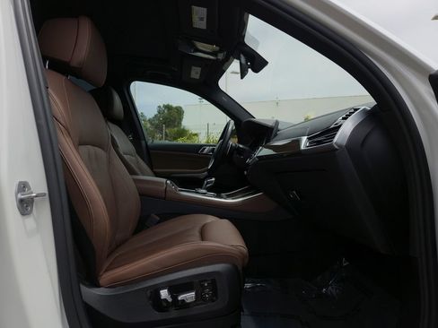 Used 2022 BMW X5 xDrive40i w/ Executive Package AWD/4WD image 23