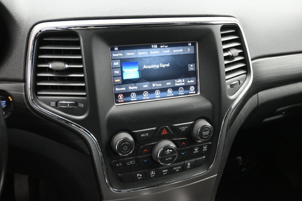 Used 2021 Jeep Grand Cherokee Laredo AWD/4WD image 13