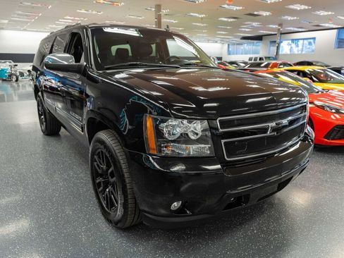 Used 2012 Chevrolet Suburban LTZ image 3