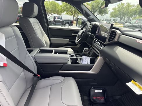 New 2026 Toyota Tundra Limited AWD/4WD image 24