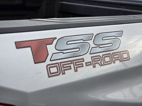 Used 2021 Toyota Tundra SR5 w/ SR5 Upgrade Package image 8