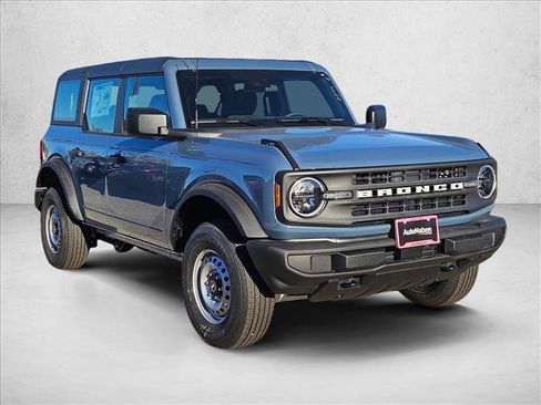 New 2025 Ford Bronco Base image 7