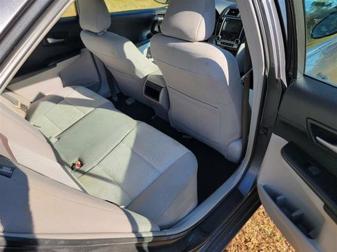 Used 2012 Toyota Camry LE image 17