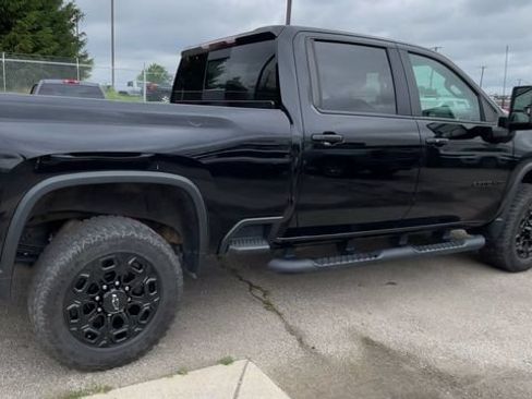 Used 2021 Chevrolet Silverado 2500 LTZ w/ LTZ Plus Package AWD/4WD image 2