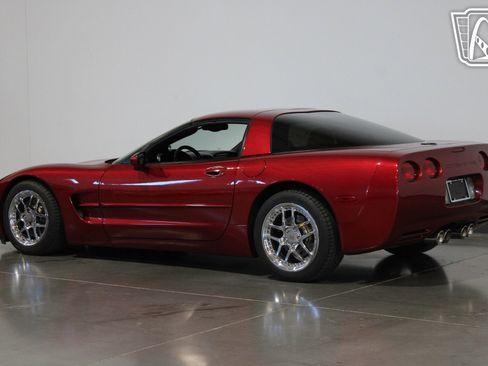 Used 2001 Chevrolet Corvette Coupe w/ Preferred Equipment Group2 image 24