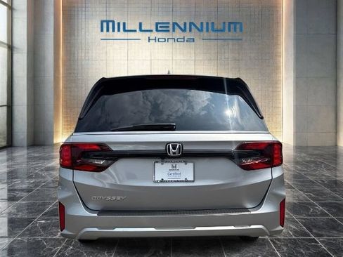 Certified 2026 Honda Odyssey EX-L image 4