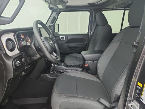 New 2026 Jeep Gladiator Sport AWD/4WD image 11