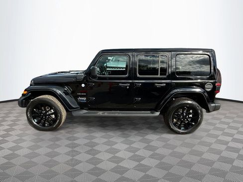 Used 2022 Jeep Wrangler Unlimited Sahara w/ Cold Weather Group image 9
