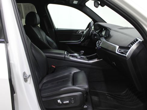 Used 2019 BMW X5 xDrive40i w/ M Sport Package image 28