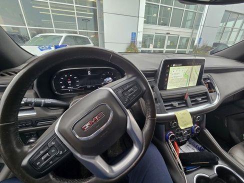 Used 2022 GMC Yukon SLT w/ SLT Premium Package image 13