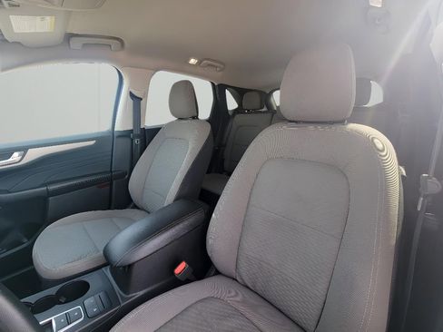 Used 2021 Ford Escape SE image 10