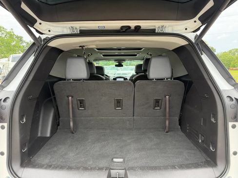 Used 2019 Chevrolet Traverse Premier w/ Driver Confidence II Package FWD image 22