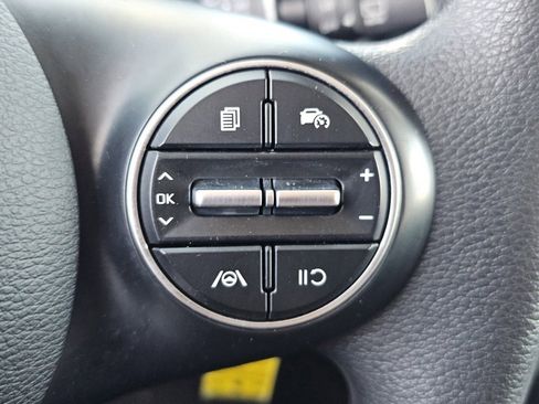 Used 2023 Kia Soul LX w/ Option Group 015 FWD image 11