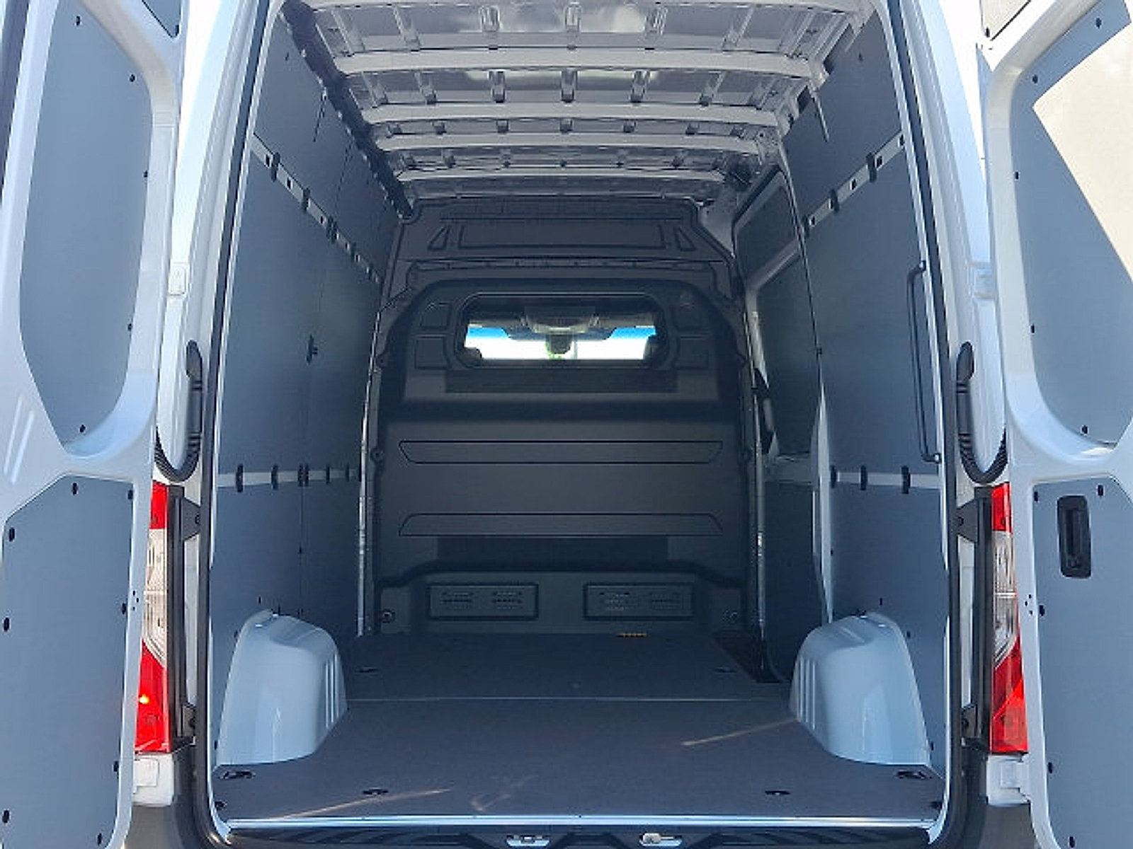Used 2026 Mercedes-Benz Sprinter 2500 image 10