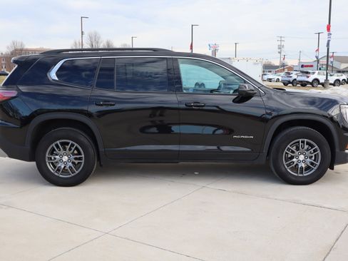 Used 2025 GMC Acadia Elevation image 4