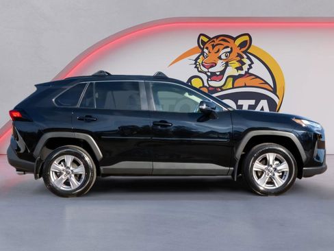 Used 2025 Toyota RAV4 XLE image 4