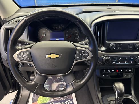 Used 2022 Chevrolet Colorado Z71 w/ Safety Package AWD/4WD image 14